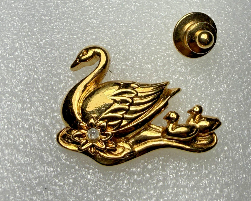 Gold Tone Vintage Avon Swan Brooch Pin With 2 babies Rhinestone Flower